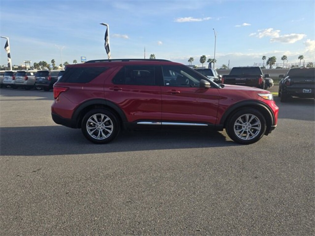 Used 2024 Ford Explorer XLT