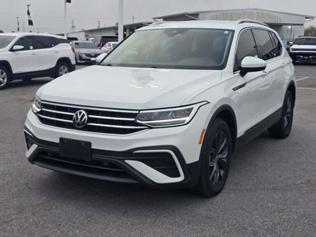 Used 2024 Volkswagen Tiguan SE
