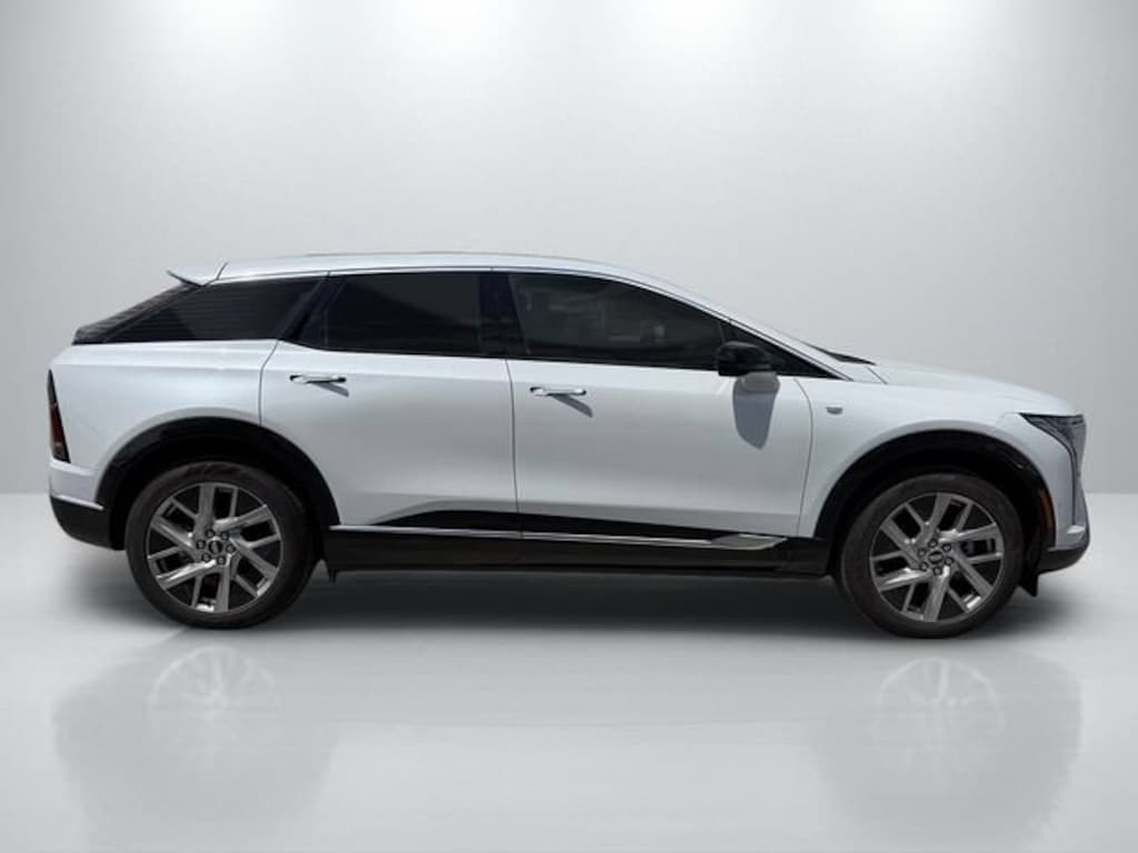 New 2027 CADILLAC OPTIQ Luxury SUV