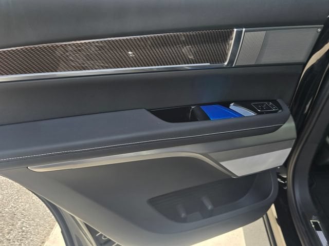 2027 Cadillac VISTIQ Luxury - Photo 15
