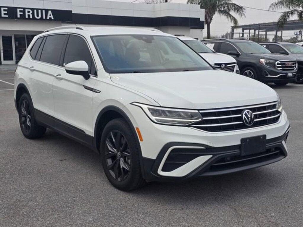 Used 2024 Volkswagen Tiguan SE