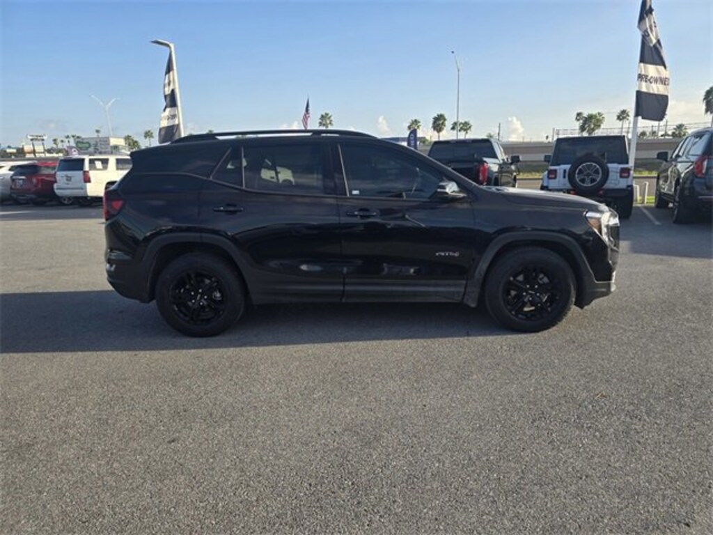 Used 2022 GMC Terrain AT4 SUV