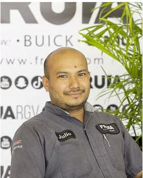 Staff member JULIO VEGA from ID_01c6de