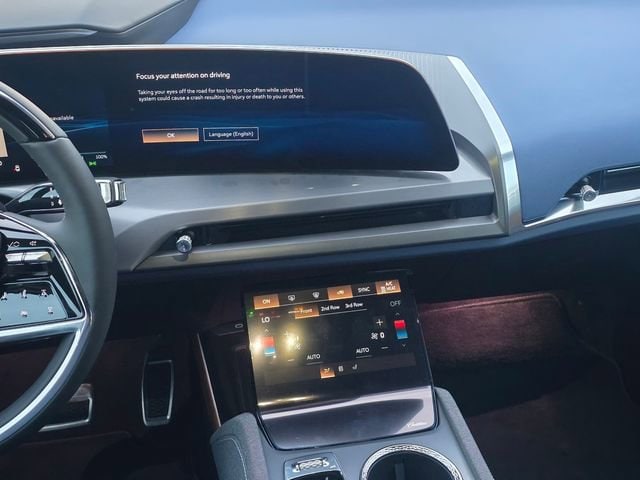 2026 Cadillac VISTIQ Premium Luxury - Photo 17
