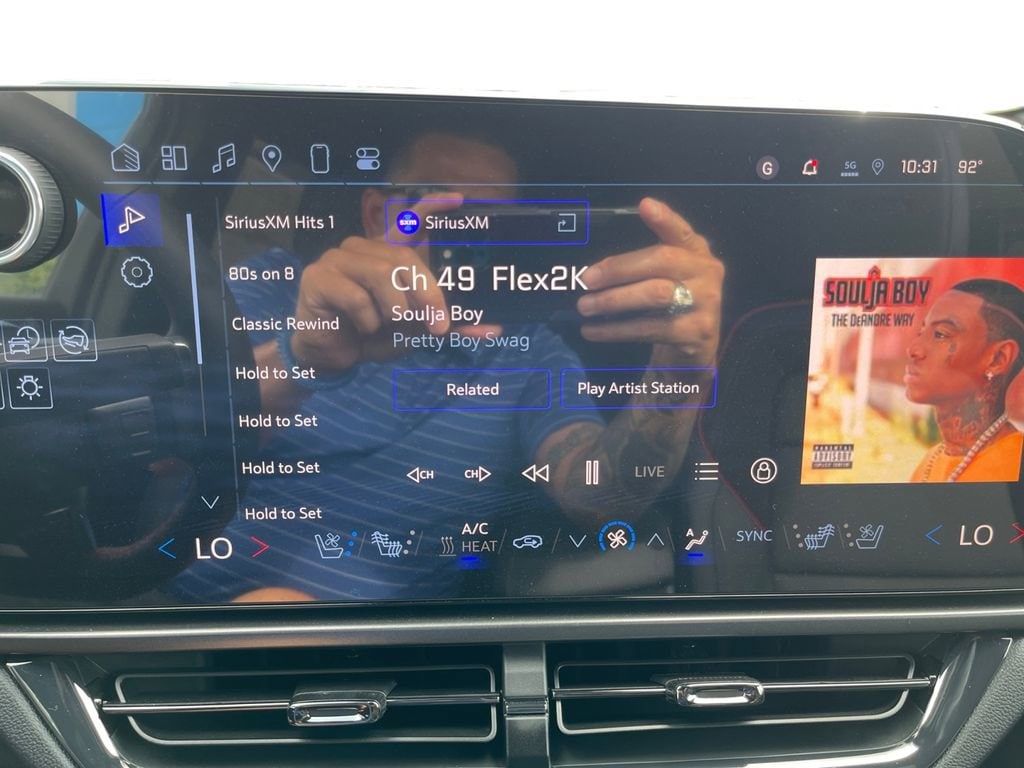 2025 Chevrolet Equinox EV RS - Photo 30