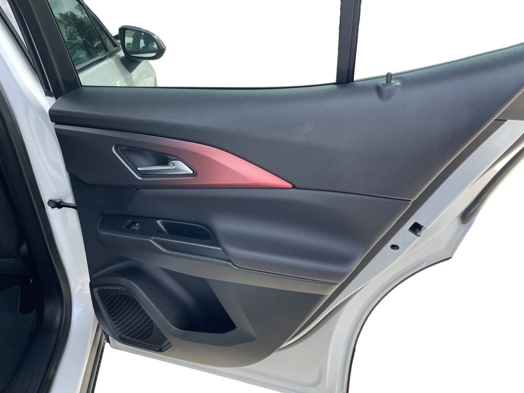 2025 Chevrolet Equinox EV RS - Photo 18