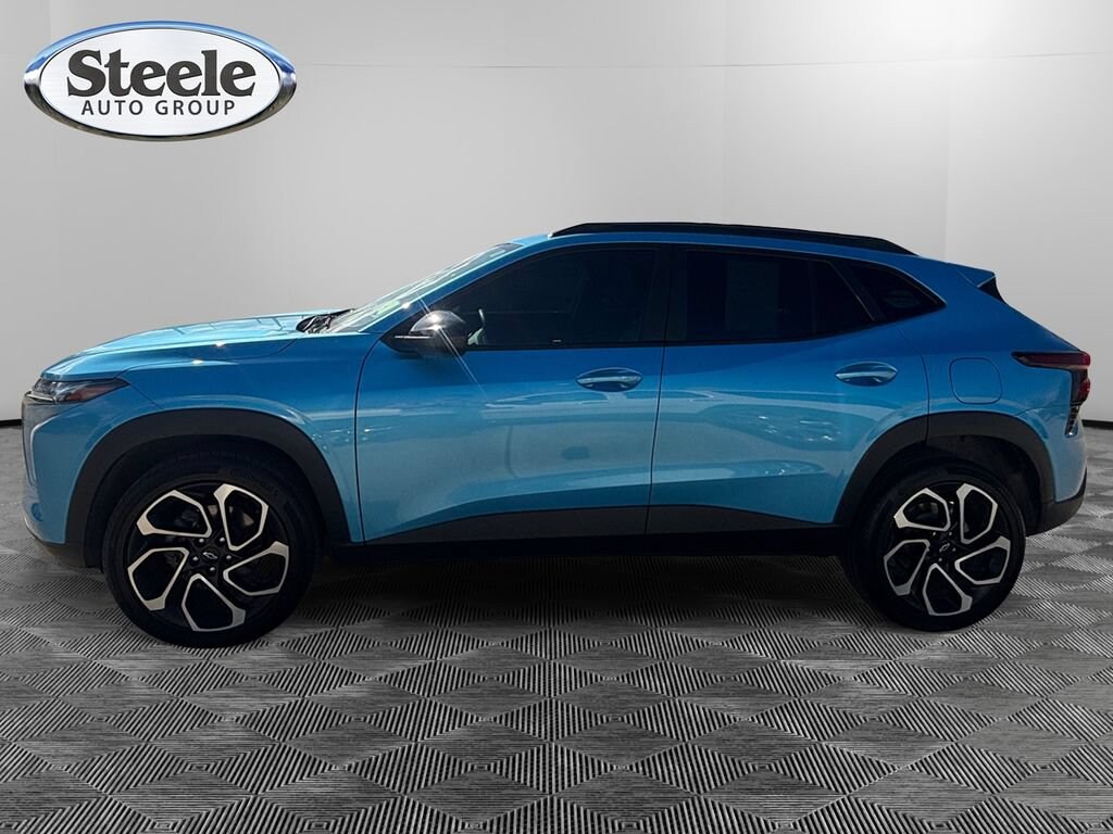Used 2025 Chevrolet Trax 2RS SUV