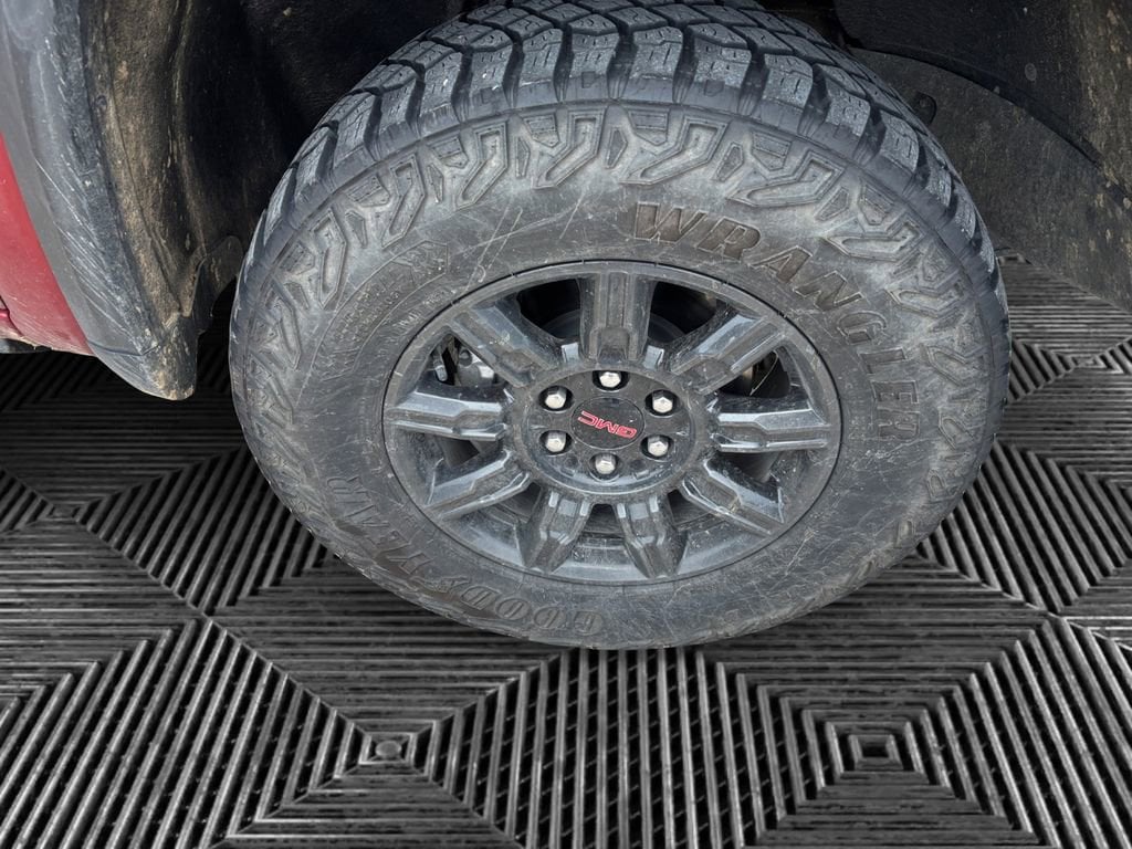 2025 GMC Sierra 1500 AT4X - Photo 17
