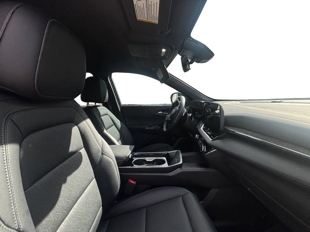 2025 Chevrolet Equinox LT - Photo 15