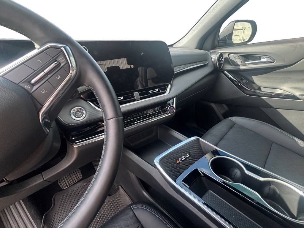2025 Chevrolet Equinox LT - Photo 11