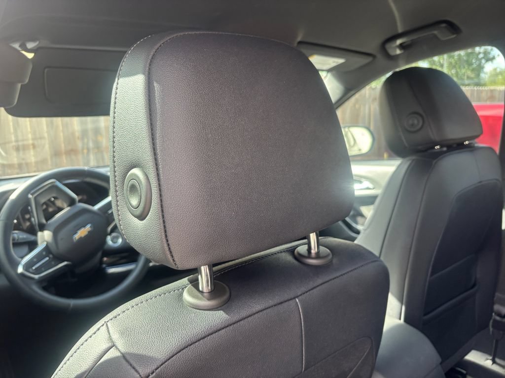 2025 Chevrolet Equinox LT - Photo 22