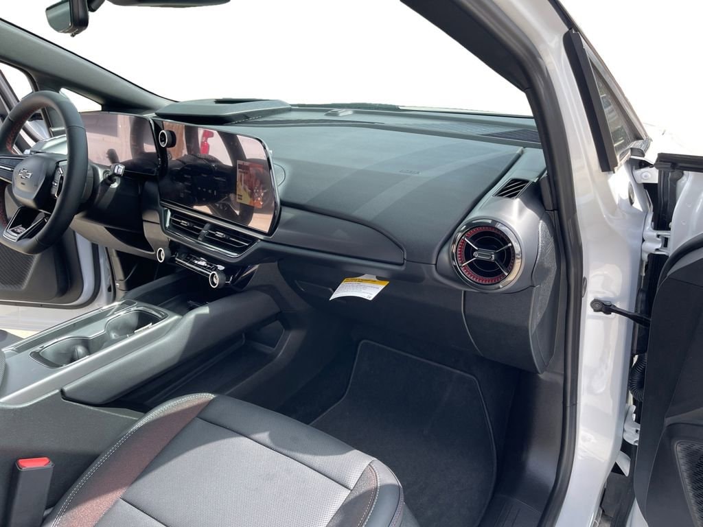 2025 Chevrolet Equinox EV RS - Photo 16