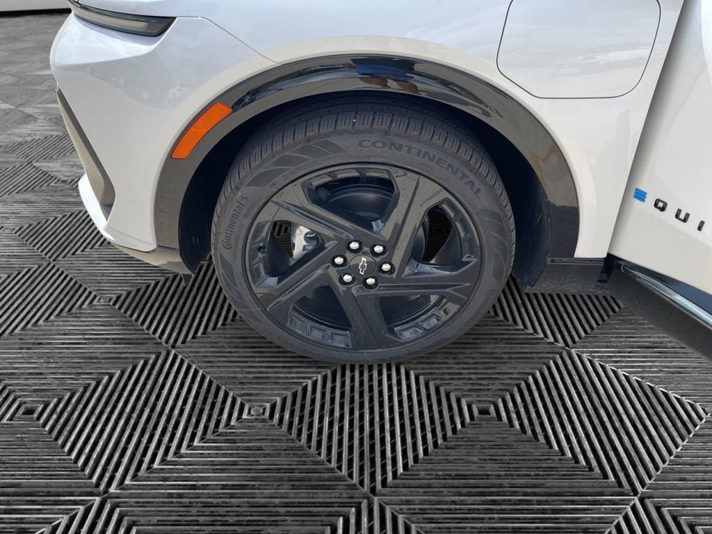 2025 Chevrolet Equinox EV RS - Photo 14