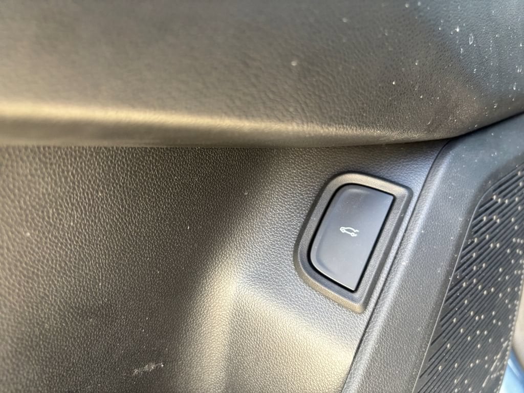 2025 Chevrolet Equinox LT - Photo 42