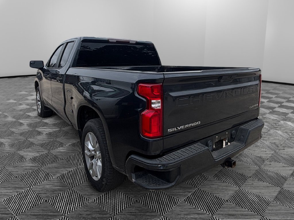 Used 2020 Chevrolet Silverado 1500 Custom with VIN 1GCRWBEH1LZ366534 for sale in Luling, TX