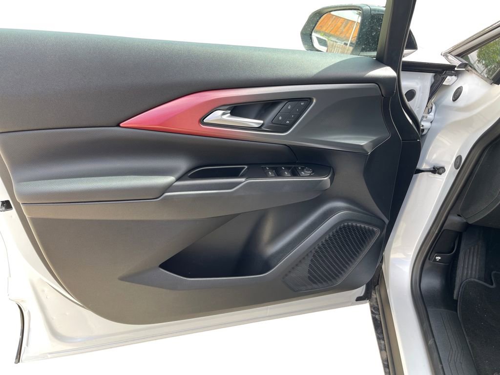 2025 Chevrolet Equinox EV RS - Photo 27