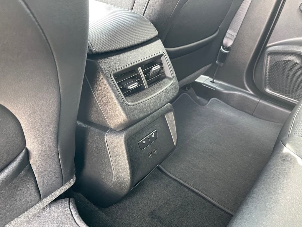2025 Chevrolet Equinox EV RS - Photo 26