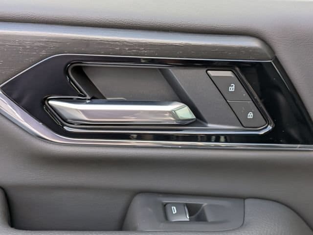 2026 GMC Yukon Denali - Photo 28