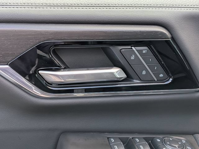 2026 GMC Yukon Denali - Photo 12