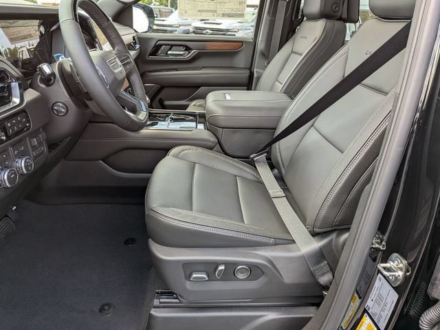 2026 GMC Yukon Denali - Photo 15