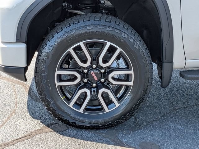 2026 GMC Sierra 1500 AT4 - Photo 10