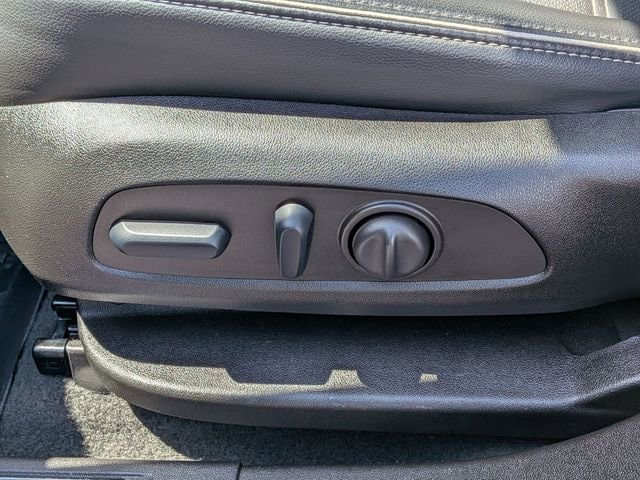 2023 GMC Acadia Denali - Photo 17