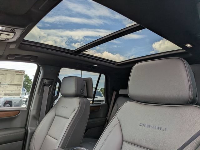 2026 GMC Yukon Denali - Photo 17