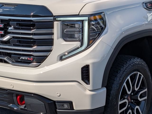2026 GMC Sierra 1500 AT4 - Photo 9