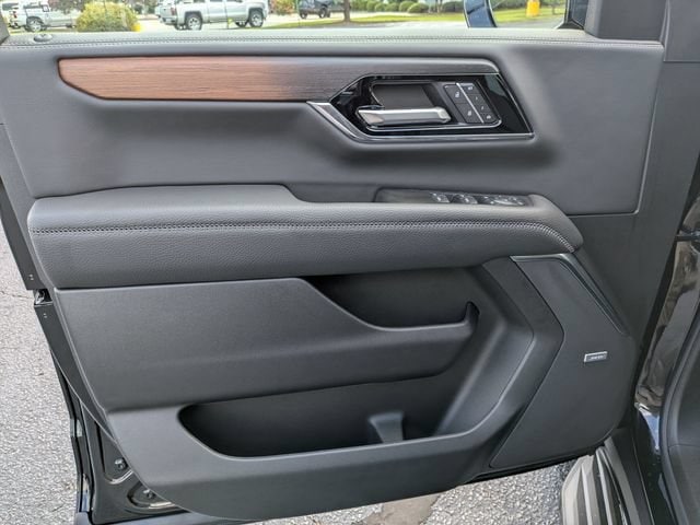 2026 GMC Yukon Denali - Photo 11