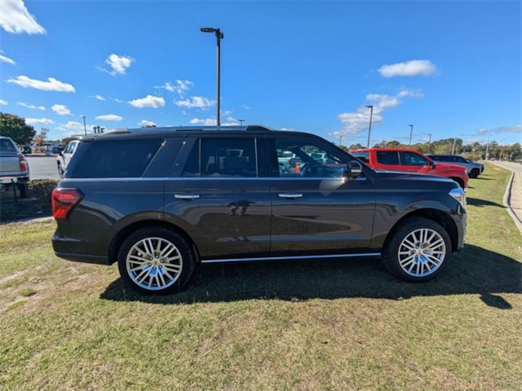 Used 2024 Ford Expedition Limited