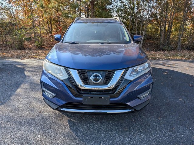 2017 Nissan Rogue SV photo 2