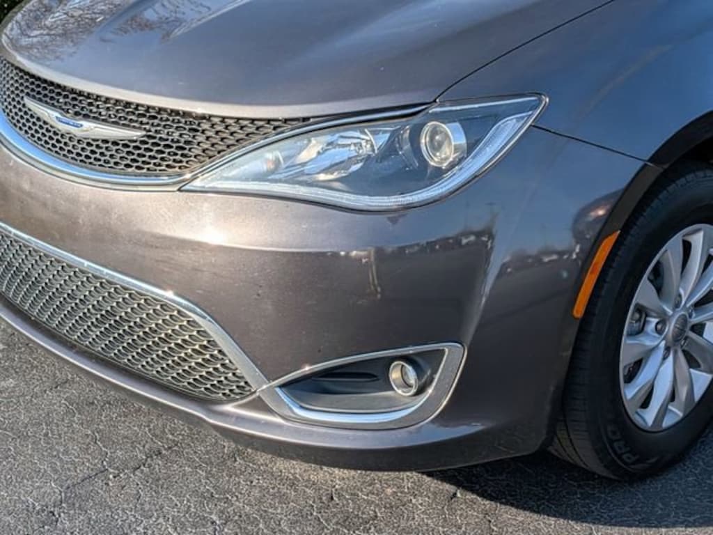 Used 2018 Chrysler Pacifica Touring L Plus