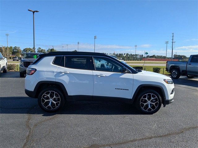 2024 Jeep Compass Limited photo 2