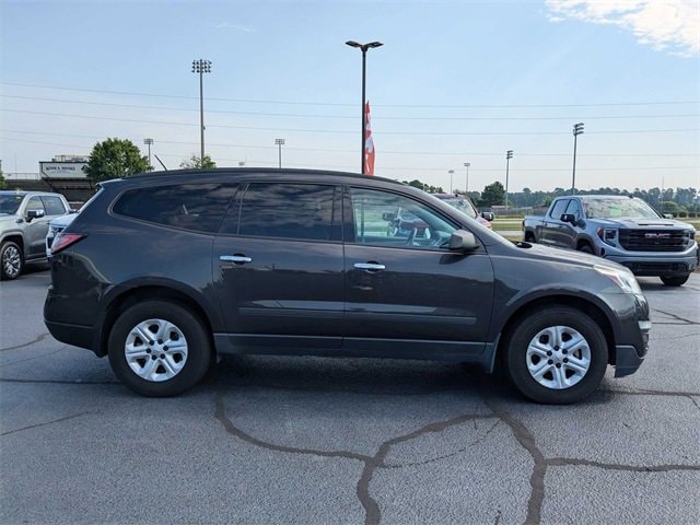 Used 2015 Chevrolet Traverse LS with VIN 1GNKVFED1FJ340101 for sale in Lumberton, NC