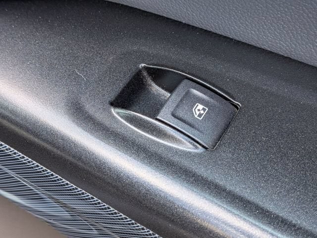 2022 Chevrolet Colorado Z71 - Photo 35