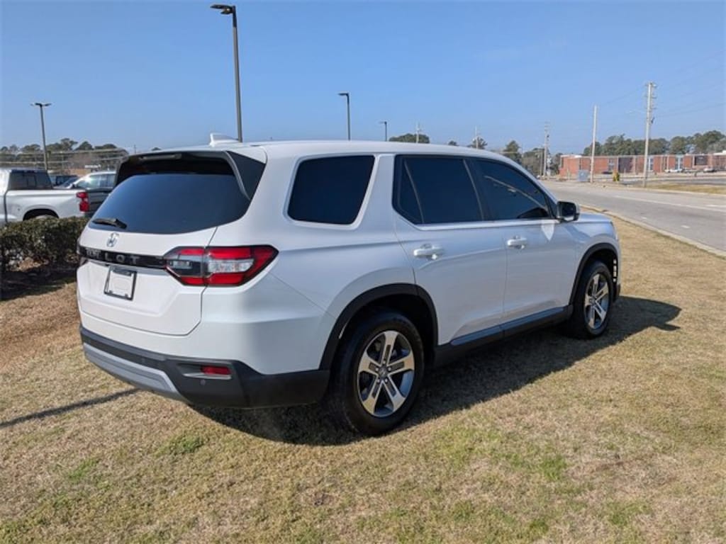 Used 2025 Honda Pilot EX-L