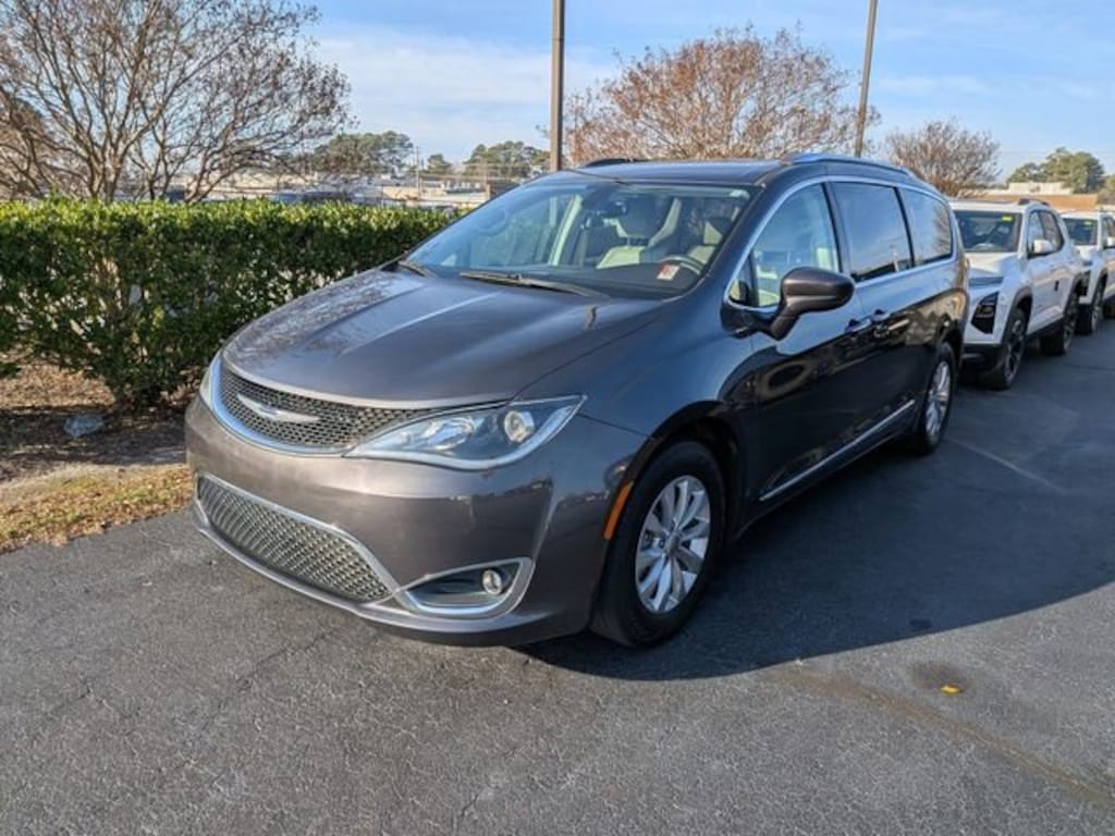 Used 2018 Chrysler Pacifica Touring L Plus