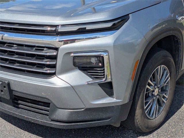 2025 Chevrolet Traverse photo 3
