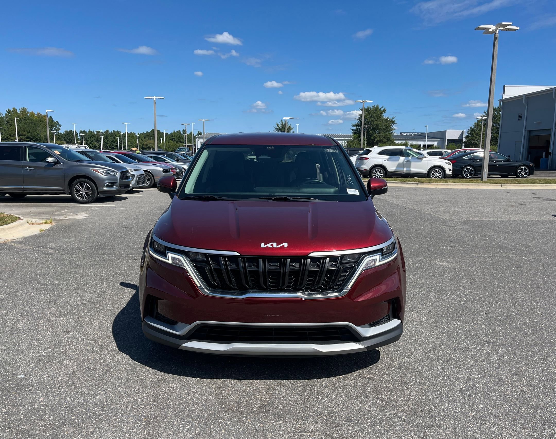 2022 Kia Carnival LXS photo 2