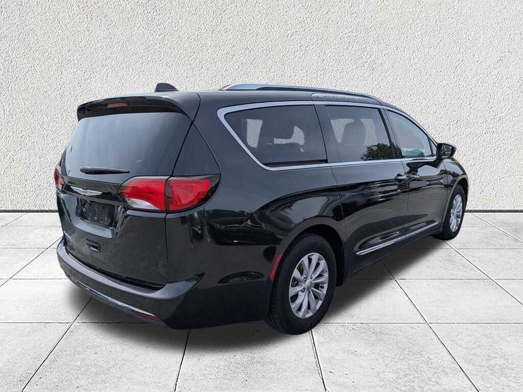 Used 2019 Chrysler Pacifica Touring L Van Passenger Van