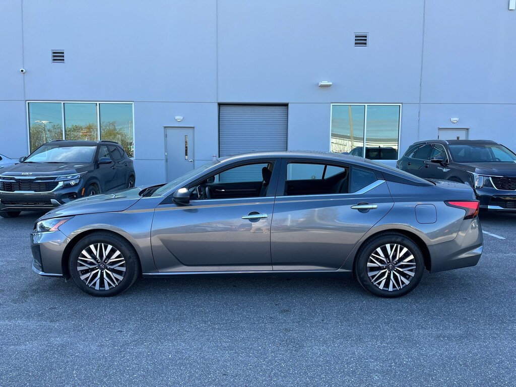 Used 2024 Nissan Altima 2.5 SV Sedan