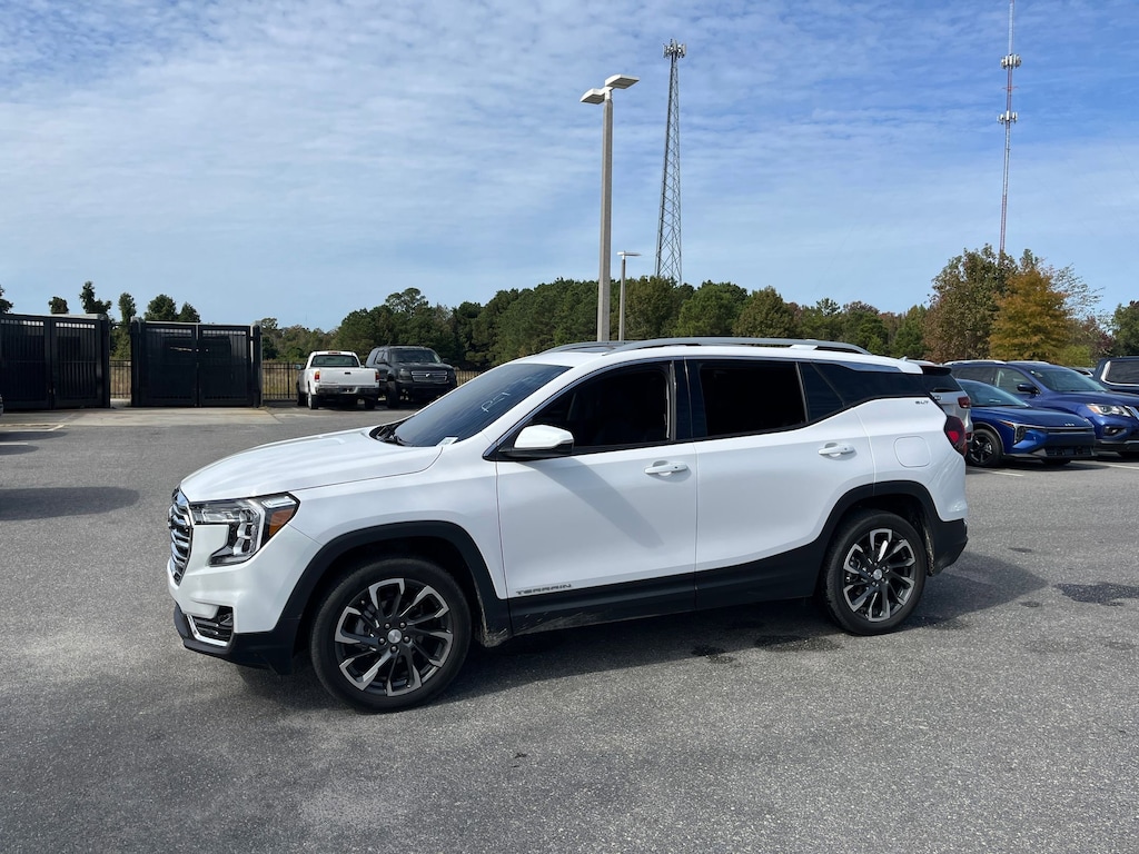 Used 2024 GMC Terrain SLT SUV