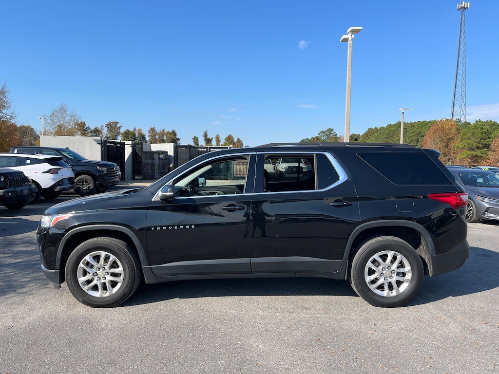 Used 2021 Chevrolet Traverse LT Cloth w/1LT SUV