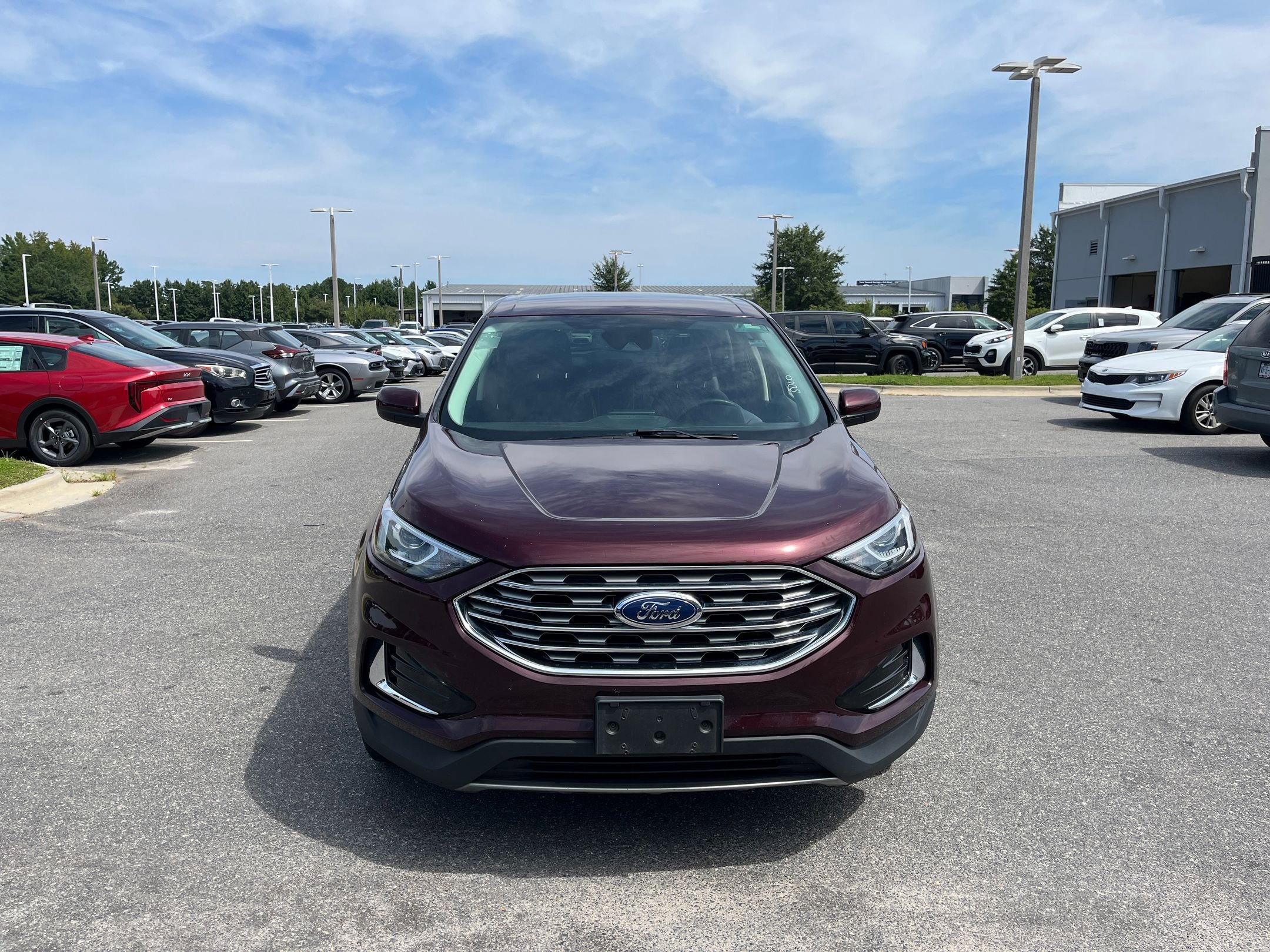 2022 Ford Edge SEL photo 2