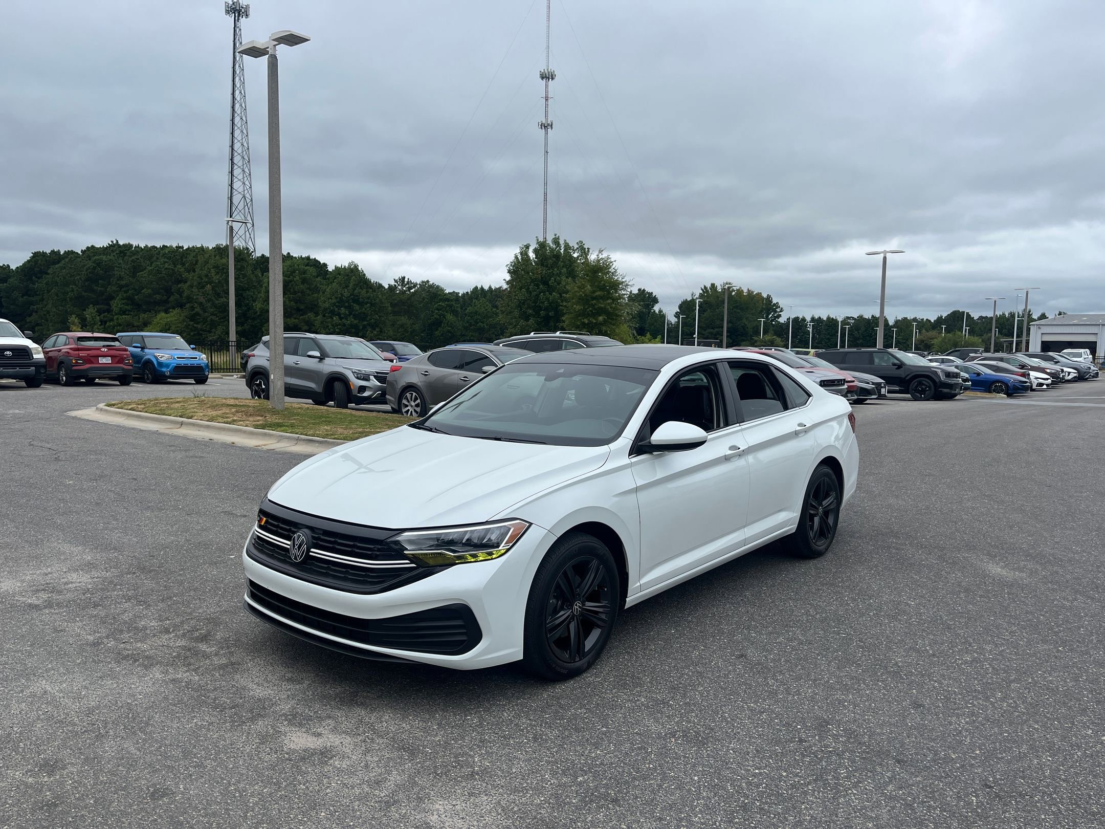 2023 Volkswagen Jetta 1.5T SE photo 3