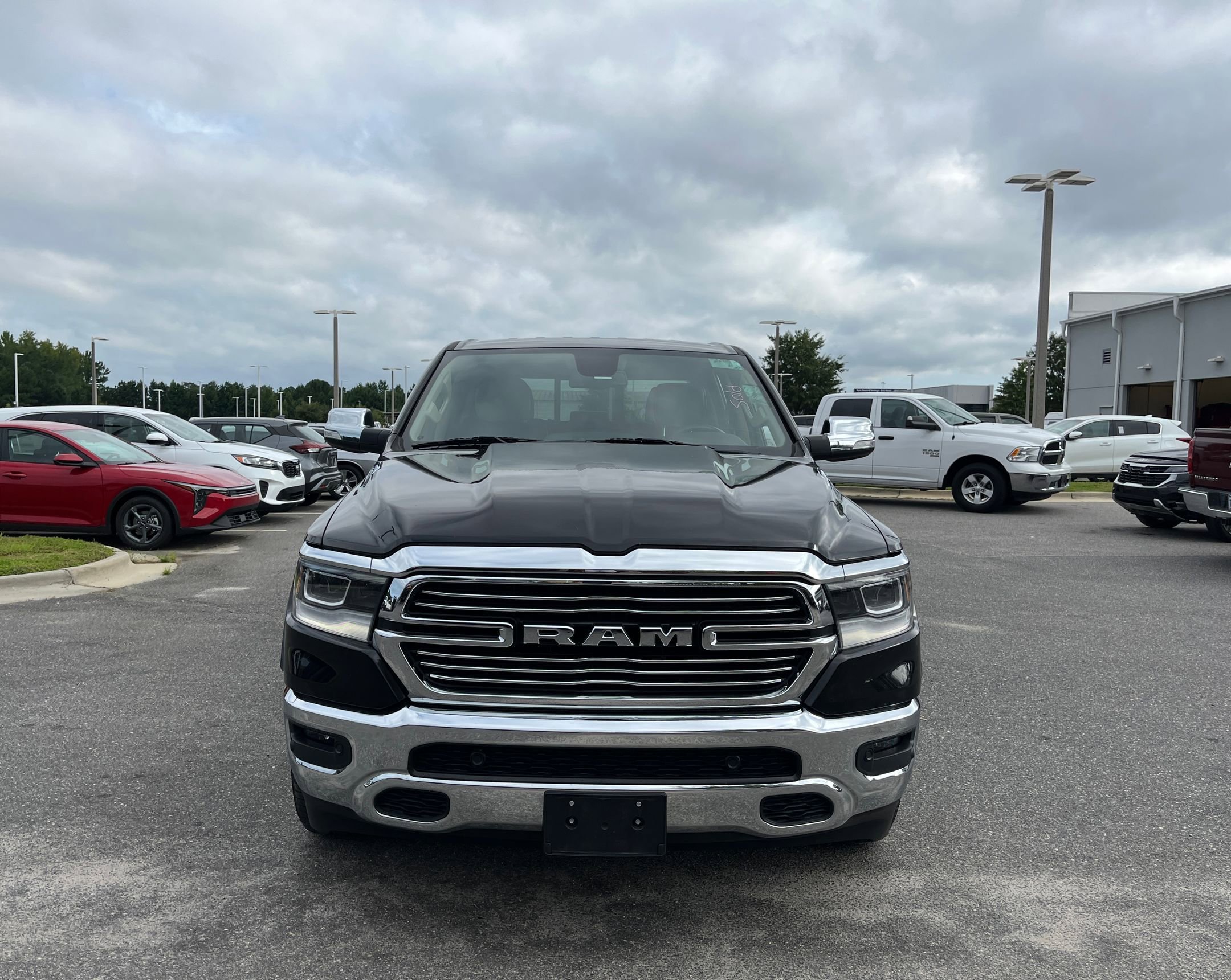 2019 Ram 1500 Laramie photo 2