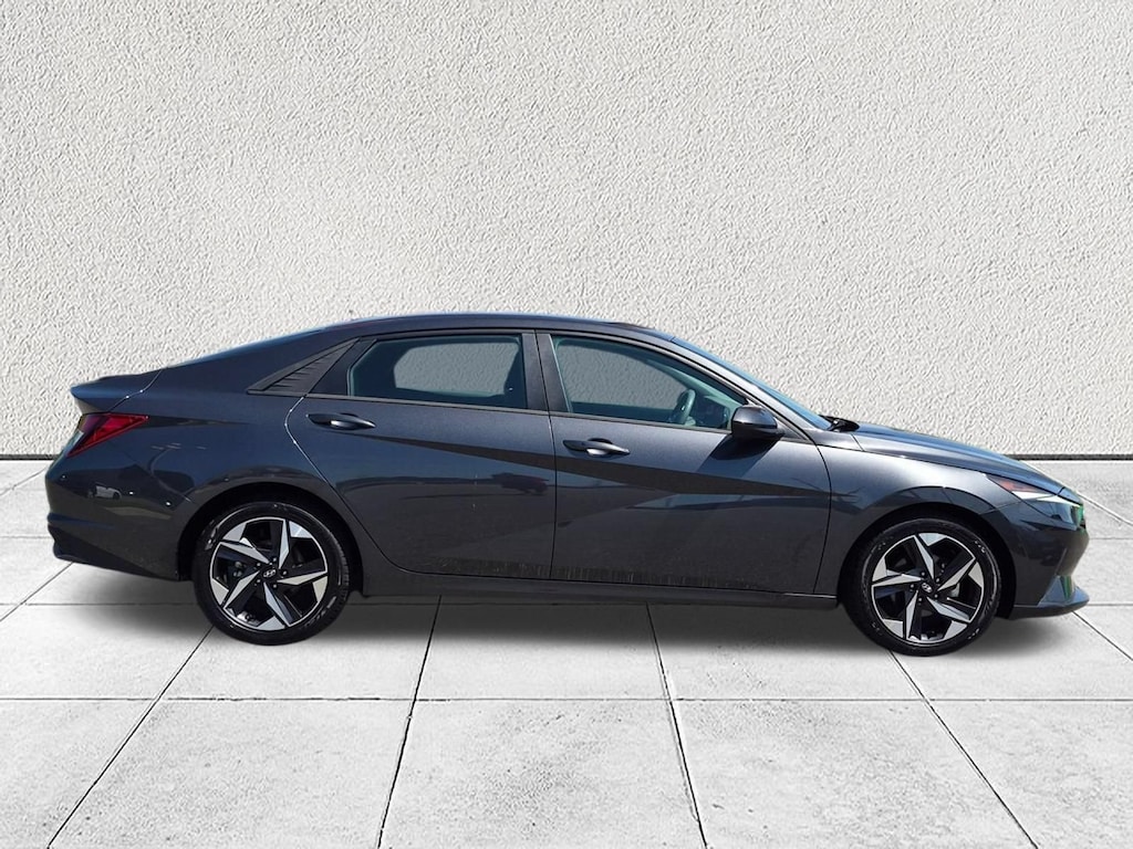 Used 2023 Hyundai Elantra SEL Sedan