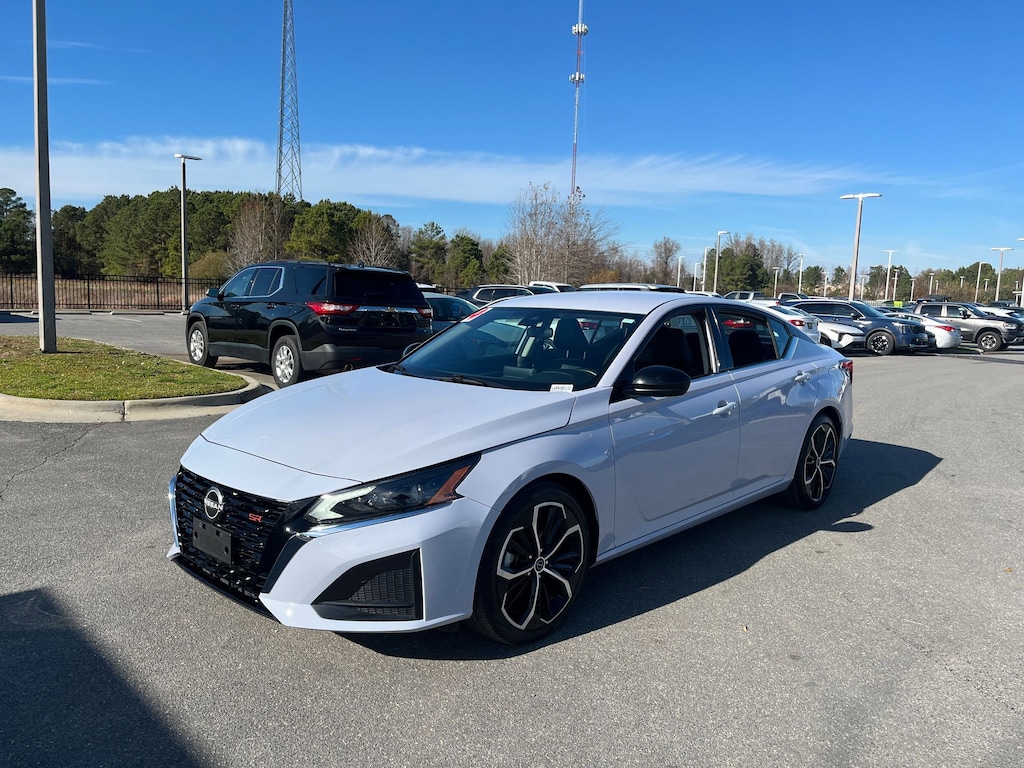 Used 2024 Nissan Altima 2.5 SR Sedan