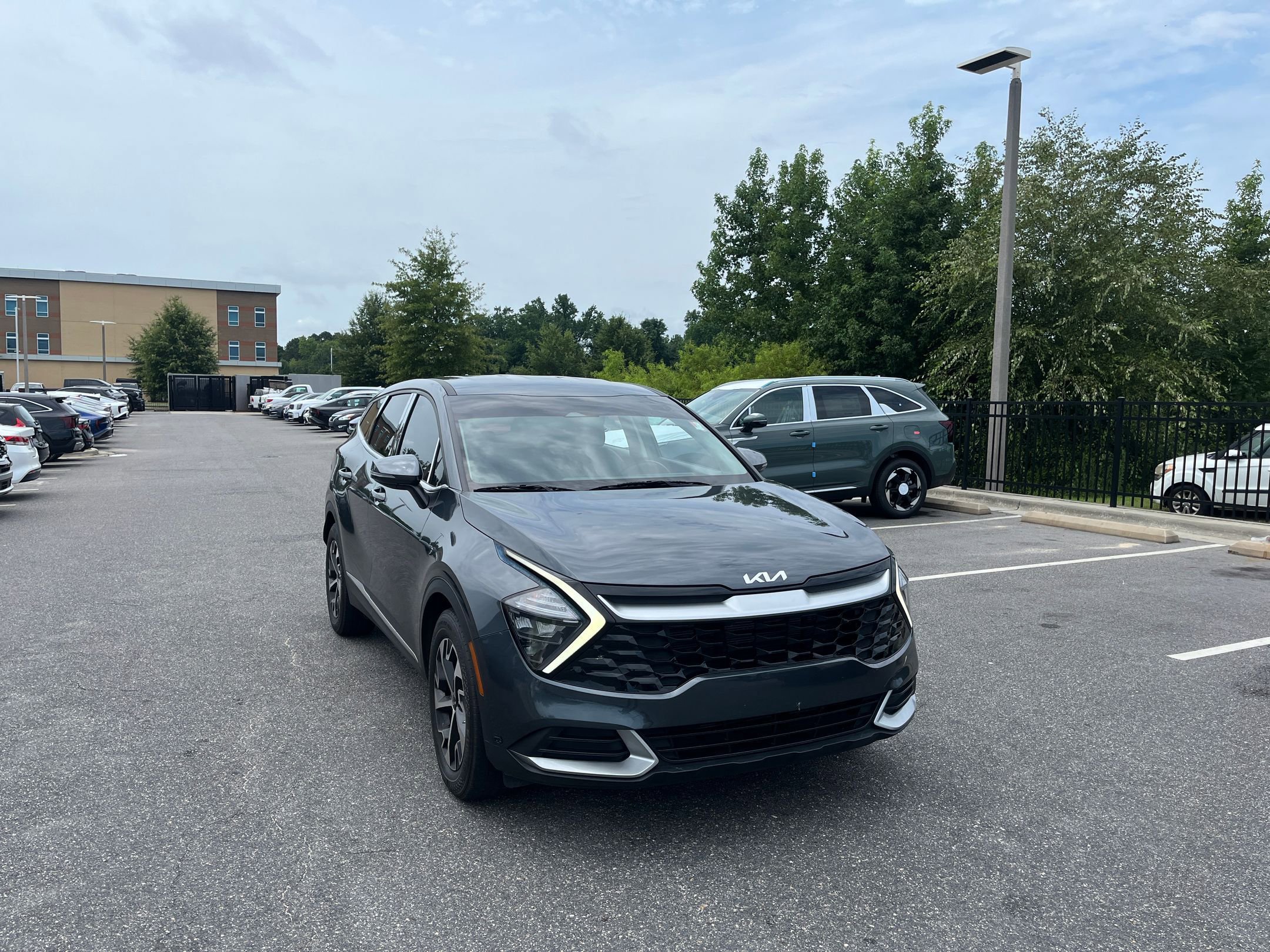2023 Kia Sportage EX photo 2