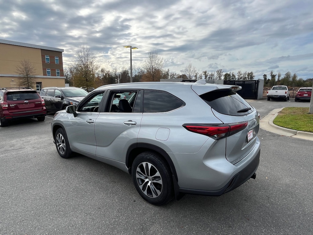 Used 2023 Toyota Highlander XLE SUV